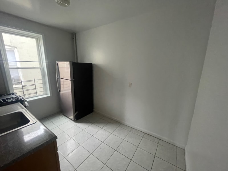 Building Photo - 345 E 54th St