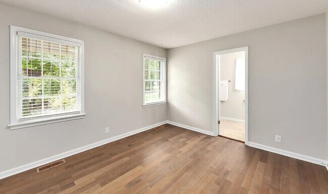 Building Photo - 143 Hopper Barker Rd