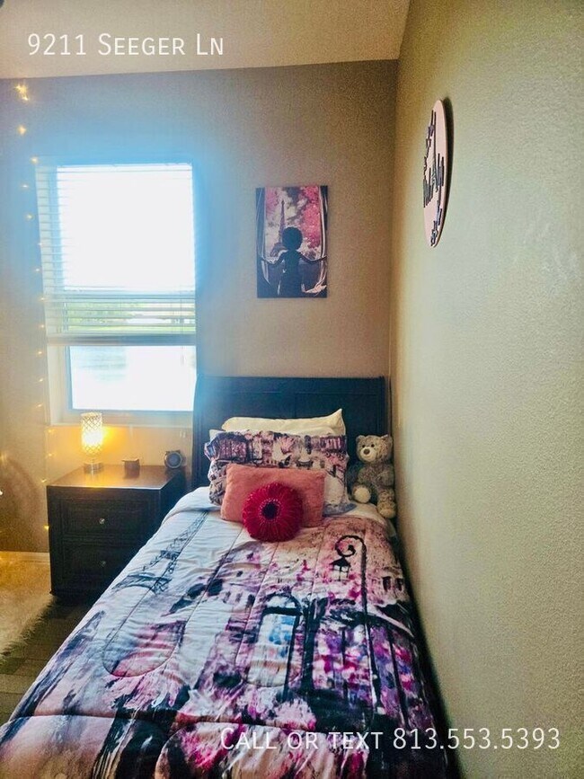 Building Photo - 9211 Seeger Ln