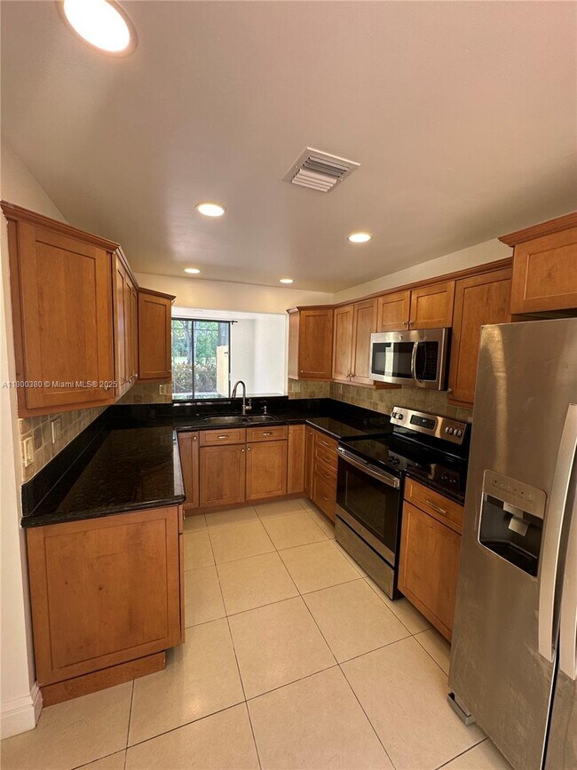 Primary Photo - 10119 Costa Del Sol Blvd