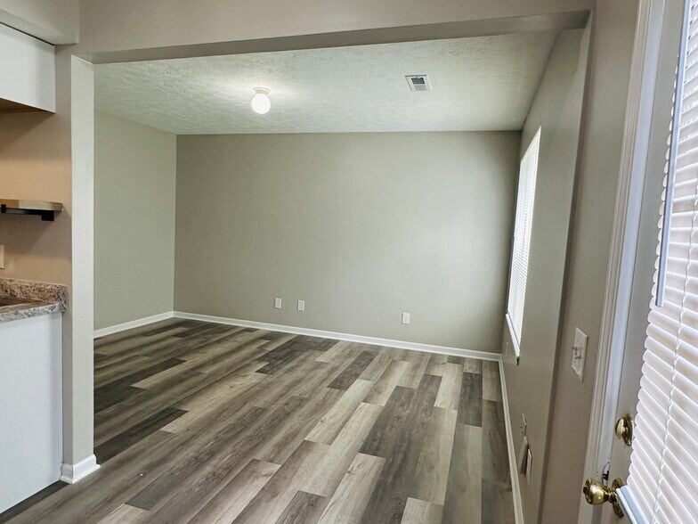 Main Area - 205 Lincoln St