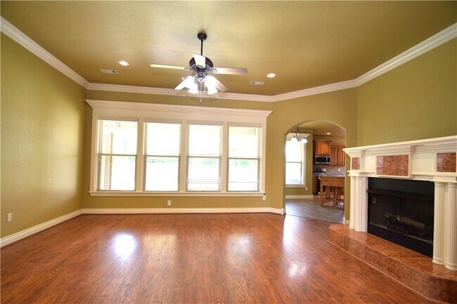 Building Photo - 4004 SW Layton Rd