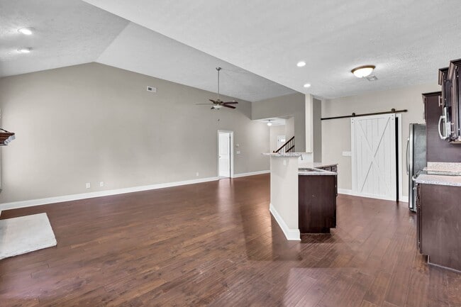 Building Photo - 987 Promenade Dr