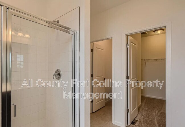 Building Photo - 5926 Flying Mallard Dr