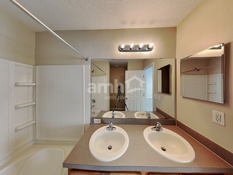 Building Photo - 7267 Rampart Ridge Cir S