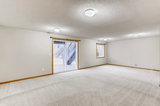 Building Photo - 7586 Inland Ln N