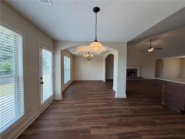 Building Photo - 2125 Savannah Dr