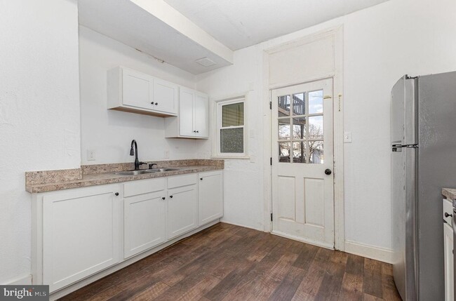 Building Photo - Cozy 3 bedroom in west York