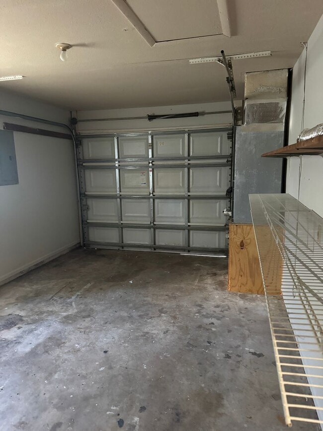 Building Photo - Stylish 2BR Cocoa Rental with Open Layout & Easy Commute