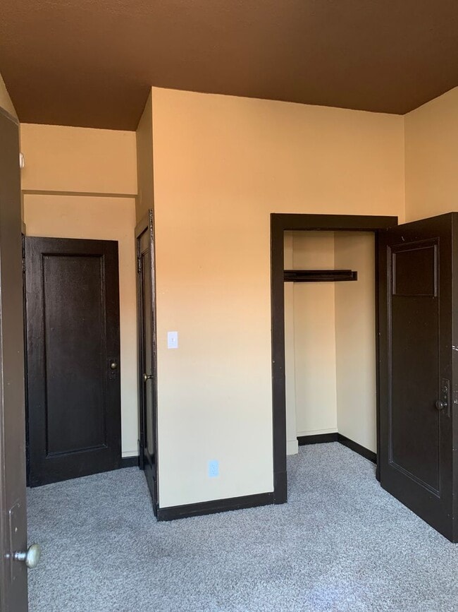 Building Photo - 21 N Last Chance Gulch