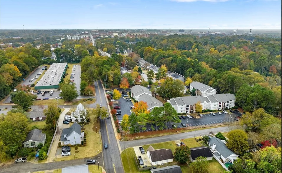 Building Photo - 601 N Gay St