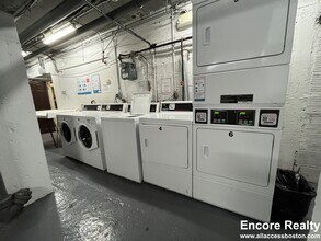 Building Photo - 88 Washington St