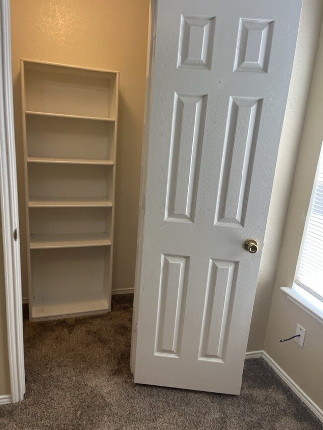 Building Photo - Great home in Windmill Farms! 3/2/2 Availa...