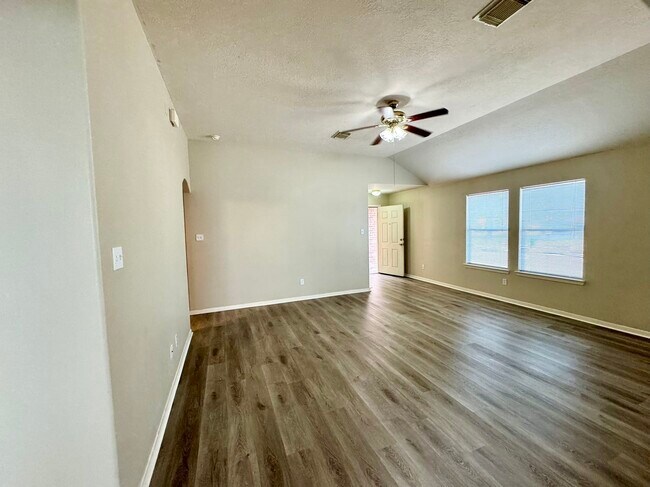 Building Photo - 19703 Billineys Park Dr