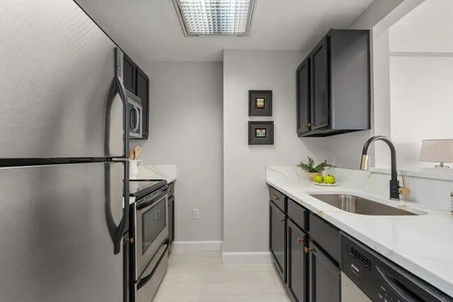 Building Photo - 169 Monsignor O'Brien Hwy