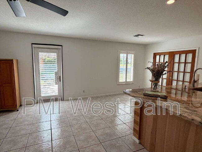 Building Photo - 147 Sunflower Cir