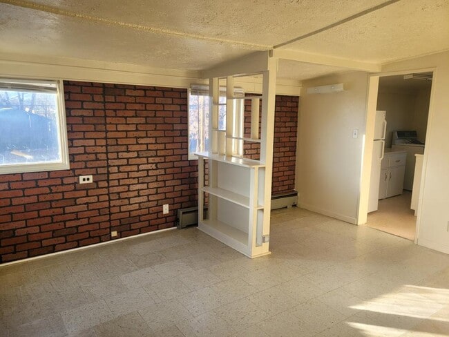 Building Photo - 2415 Baker St