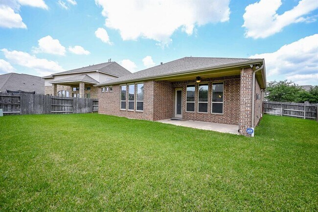 Building Photo - 20107 Parker Bend Ln