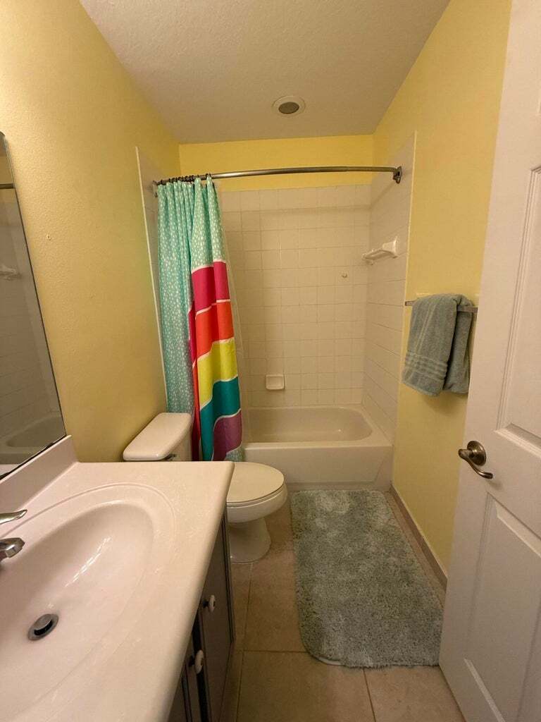 Building Photo - 2136 Oakmont Dr