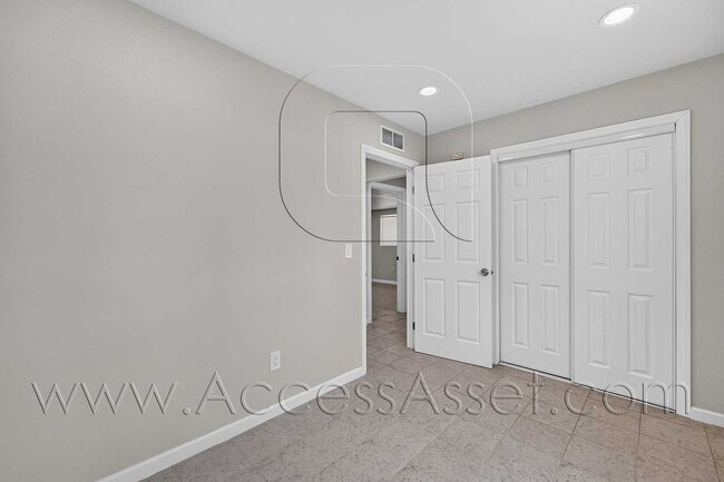 Building Photo - 23963 Lodge Dr