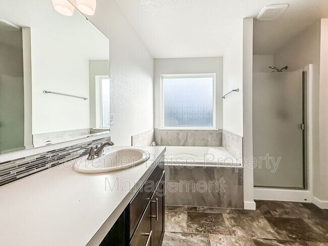 Building Photo - 4661 N Alester Ave