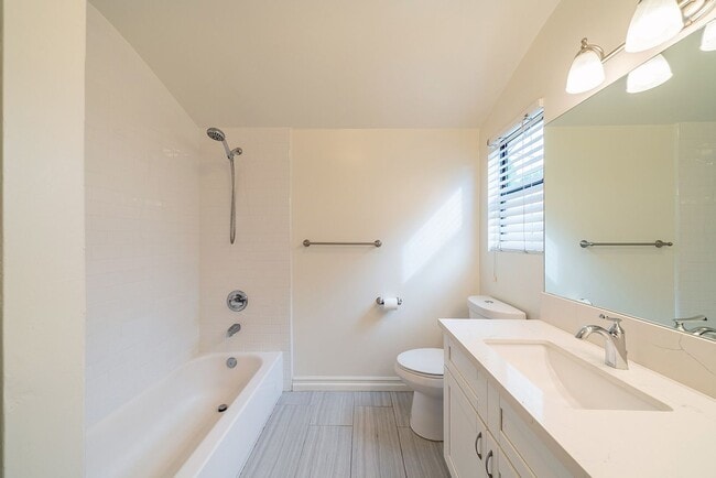 Building Photo - Beautiful Rancho Palos Verdes Home