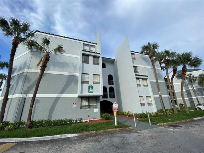 Building Photo - 1720 N Congress Ave