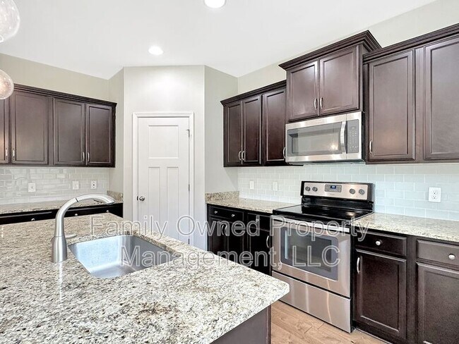 Building Photo - 206 Wathen Dr