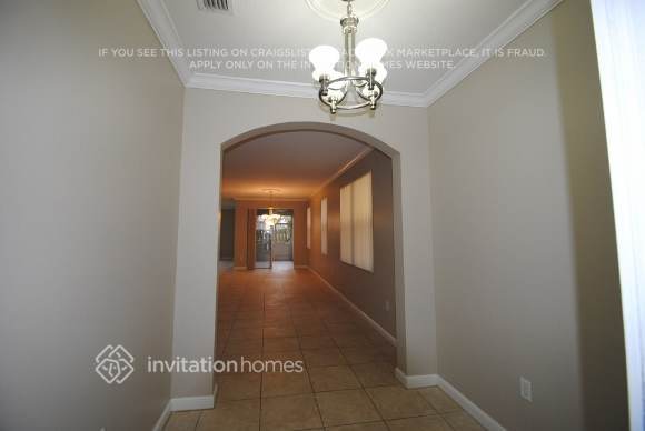 Building Photo - 2302 SW 125th Ave