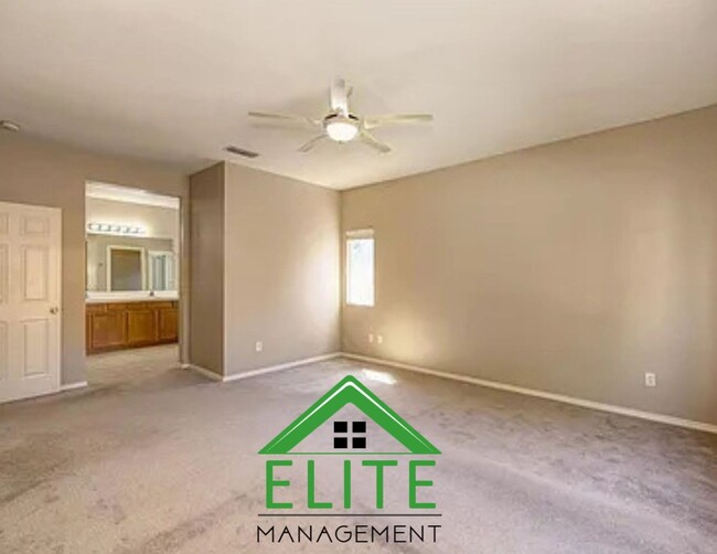 Building Photo - 3 Bed 2 Bath Live your best life in this i...