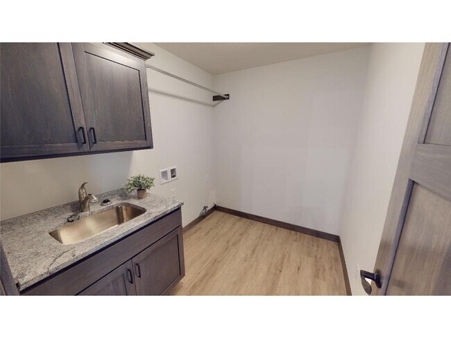 Building Photo - 11744 Kings Ln