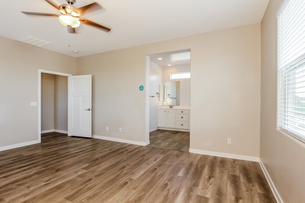 Building Photo - 2664 S Santa Rita