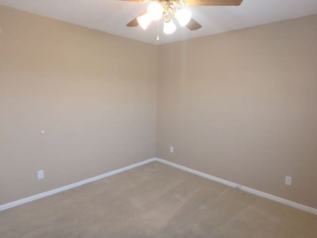 Building Photo - Awesome 4 Bed 3 Bath House In SW Columbia!