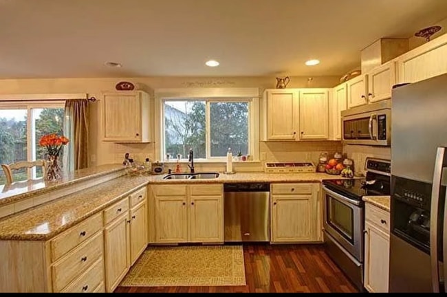 Building Photo - 3218 F Ave