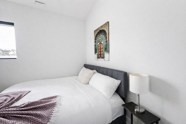 Building Photo - 4624 Douglas St