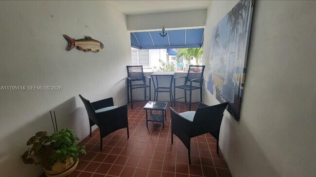 Building Photo - 624 Orton Ave