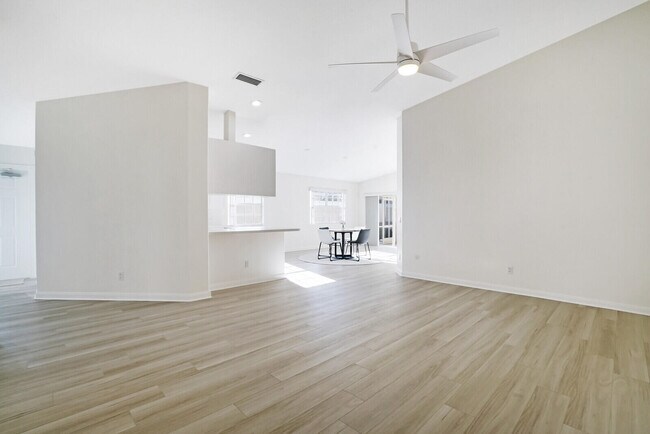 Building Photo - 8128 Montserrat Pl