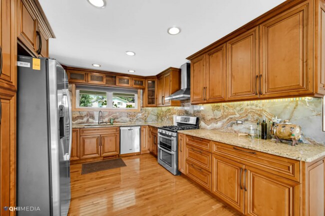 Building Photo - 1117 E Kitson Dr