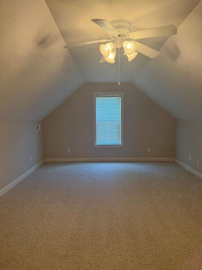 Building Photo - 3 Bed/2 Bath with Bonus Room in CBA Schools