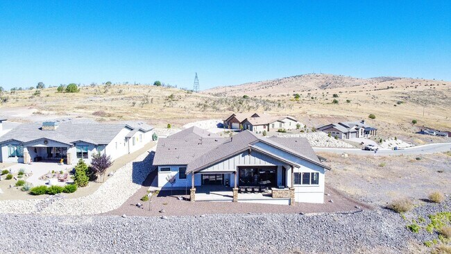 Building Photo - Stunning 3 Bed, 2.5 Bath Prescott Home wit...