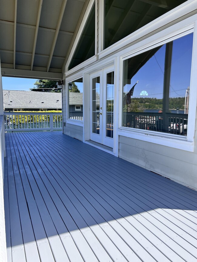 Building Photo - 10216 Steamboat Island Road Northwest