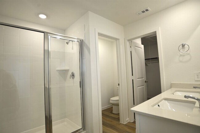 Building Photo - 4009 Bronco Sta Ln