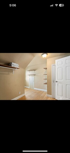 Building Photo - 520 S Wilbur Ave
