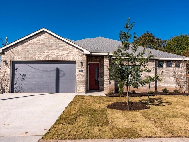 Building Photo - 103 E Walter Ave