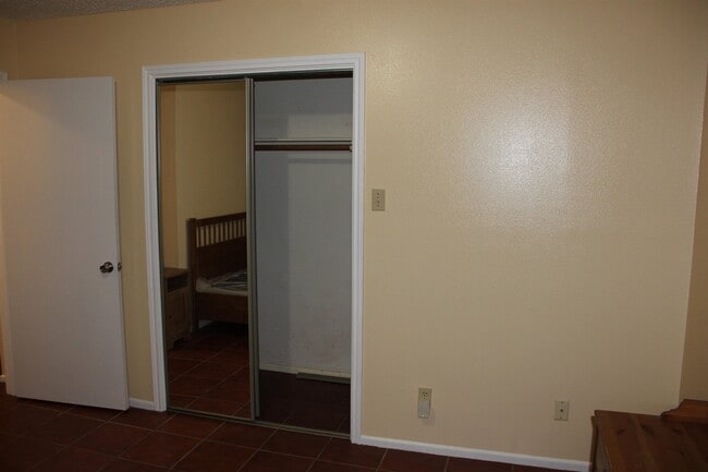 Building Photo - 1801 Denmark Ln