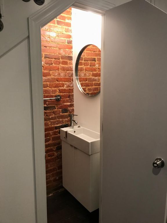 Building Photo - 1711 Latrobe St