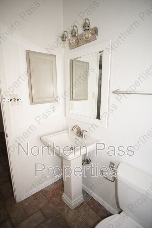 Building Photo - 6040 Los Siglos Dr