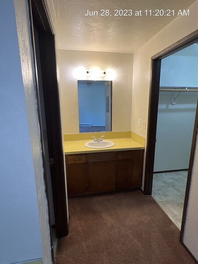 Building Photo - OWN858