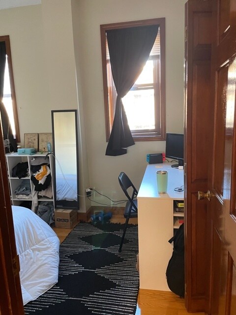 Building Photo - 219 Park Dr