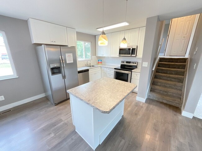 Building Photo - 3 Bedroom Home Available Near S Academy Bl...